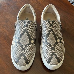 Steve Madden shoes, size 10. Used, great condition